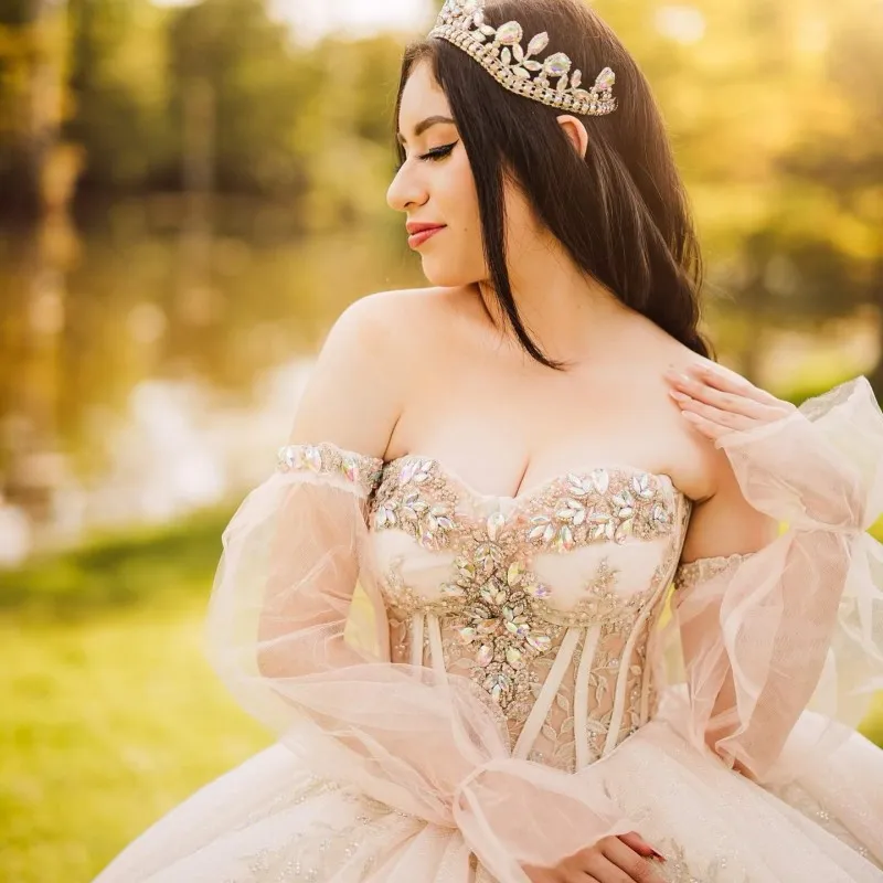 豪華なシャンパンQuinceanera Dresses 2024ビーズのアップリケビッグボウスウィート16ドレスVestido de 15 Anos Lace-up Prom Party