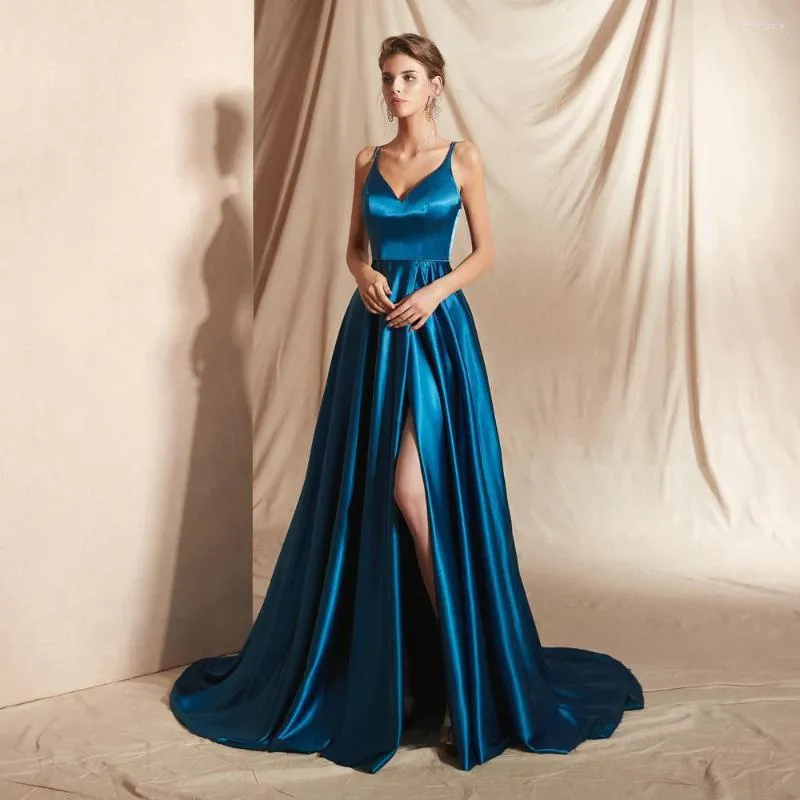 Party Dresses Classic Satin Spaghetti Straps V-Neck Formal Evening Sexy Backless High Slit Court Train Prom Gown Vestidos