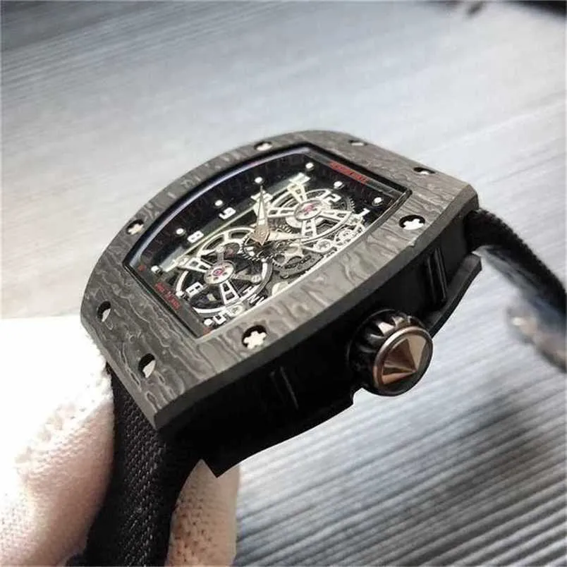 Montres de sortie Richardmille Montres-bracelets mécaniques automatiques Montre de sports de plein air à la mode Montre en fibre de carbone pour hommes Mile en forme de tonneau Fullautomatic MQFM4Q