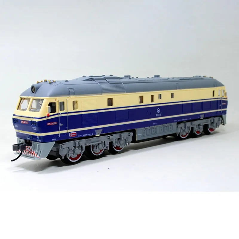 ElectricRC Track China Dongfeng Super Long Simulação Electric Track Steam Green Leather Train Model Childrens Toy Gift Display 230705