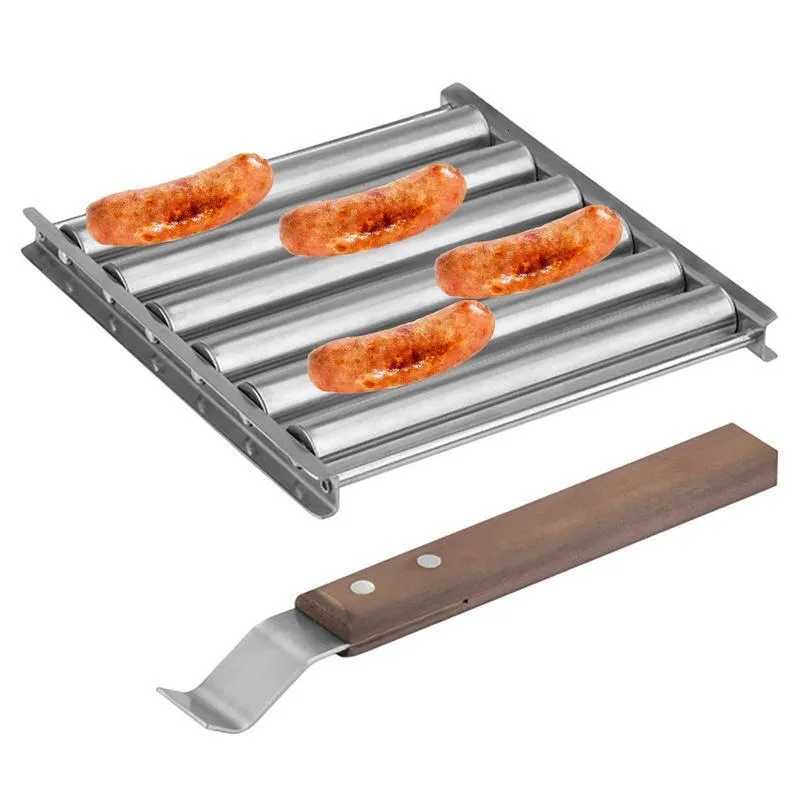 Barbecue grilles saucisse rouleau chien avec longue poignée en bois support en acier inoxydable pour gril uniformément accessoires 230706