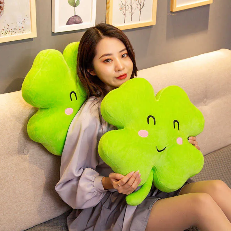 Stuffed Plush Animals New Plants Flower Pillow Plush Toy Four Leaf Clover Plush Pillow Soft Doll Stuffed Flower Cushion Seat Girlfriend Birthday Gift HKD230706