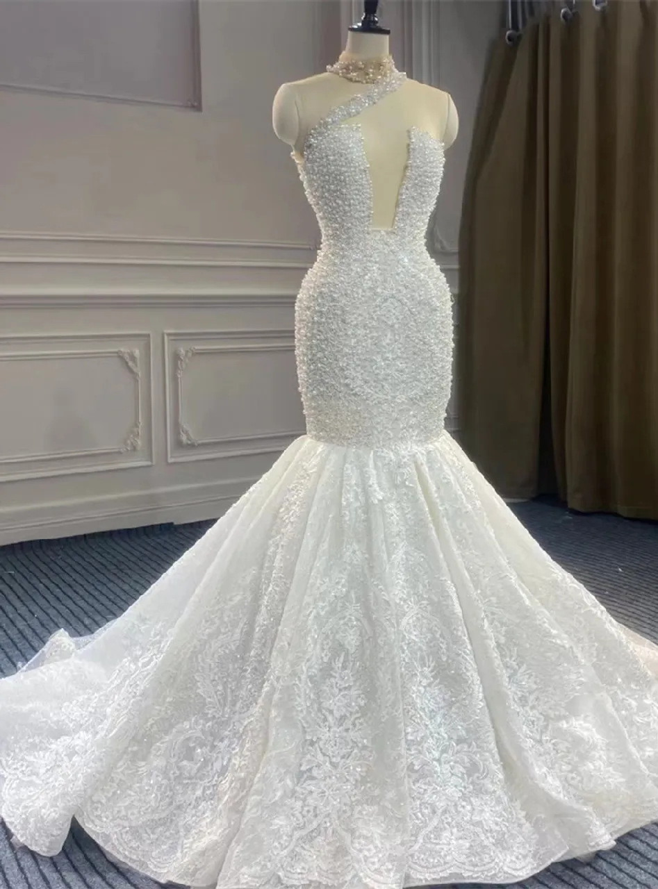 Abiti da sposa sexy in pizzo a sirena bianca con perle, bottoni sul retro, abito da sposa con strascico a rete trasparente, abito da sposa