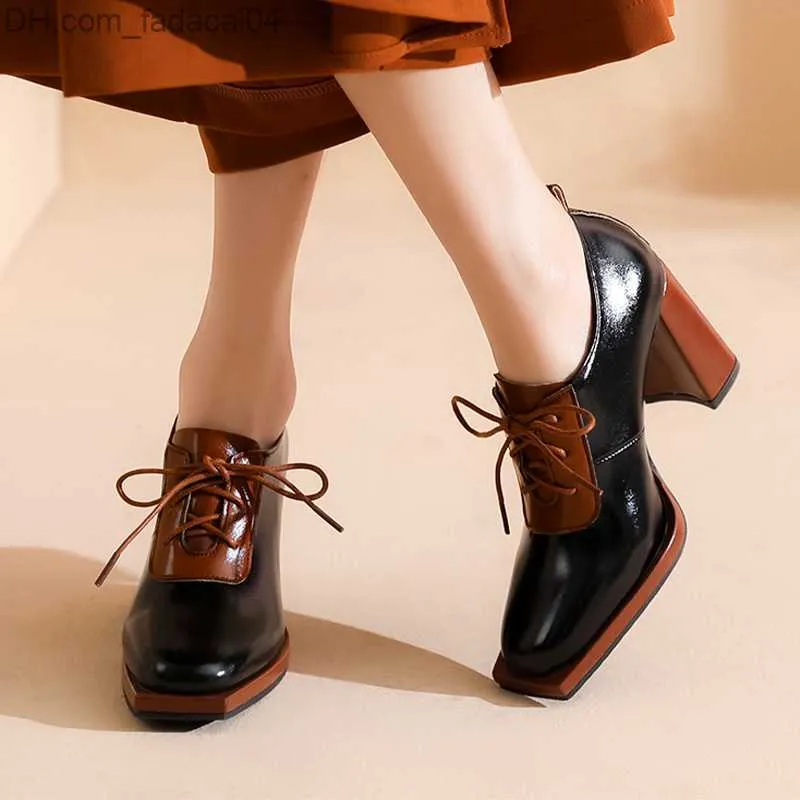 ارتداء الأحذية العلامة التجارية للسيدات عالية الكعب أزياء أوكسفورد مضخة الدهون القصيرة 2023 الربيع الجديد الاتجاه اللباس الحزب مربع أخمص القدمين أحذية غير رسمية Z230710
