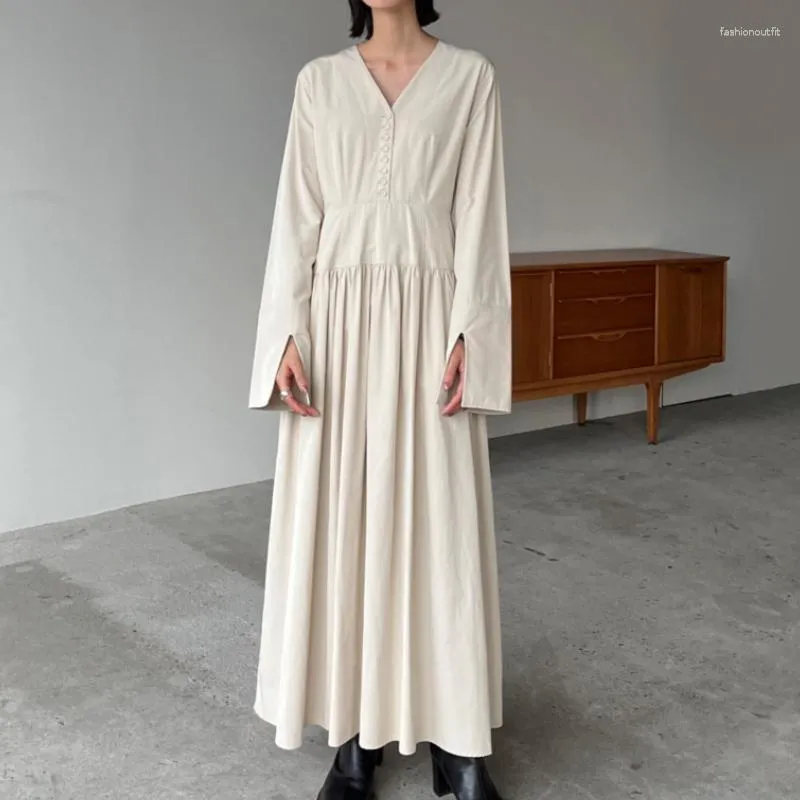 Fritidsklänningar Neploe fransk stil Lös V-ringad Vestidos De Mujer 2023 Japanskt enkelt mode vintageklänning Elegant klänning med hög midja med knapp