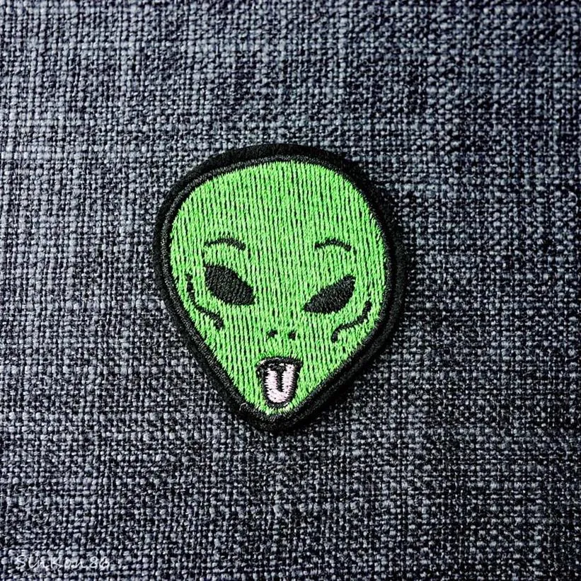 ALIEN Größe 4 6 5 6 cm DIY Tuch Patch Abzeichen Gestickte Niedliche Abzeichen Hippie Eisen Auf Kinder Cartoon Patches für Kleidung Aufkleber 290 W