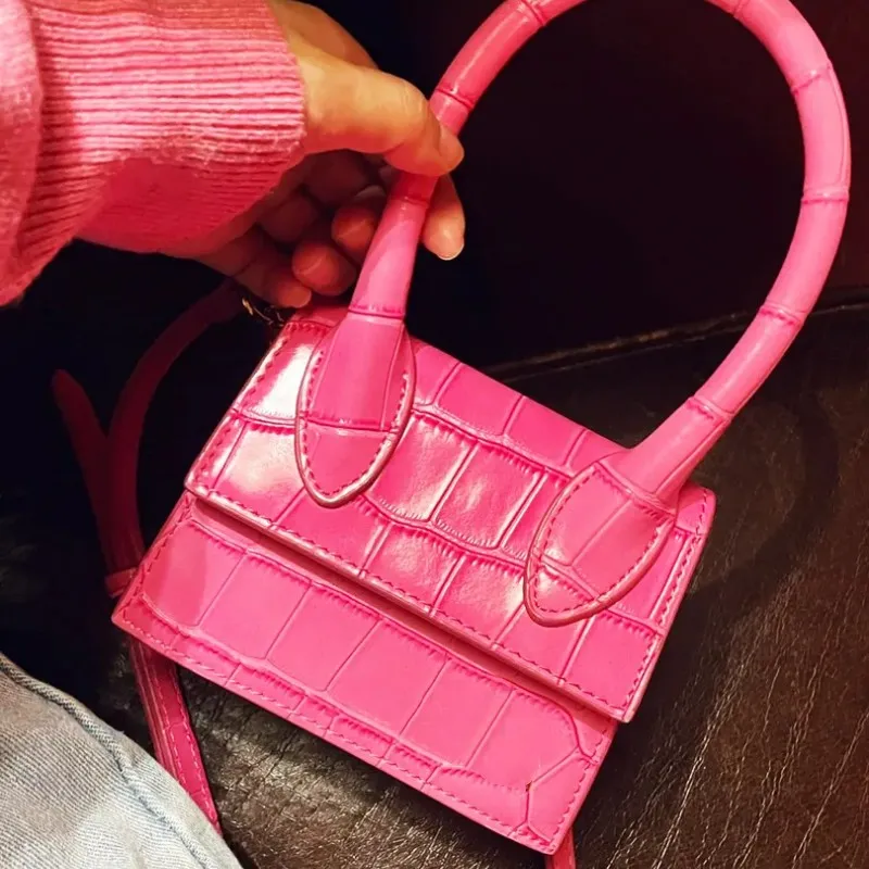 Tasarımcı çanta mini pembe le chiquito omuz çantası kadın çapraz tote çantaları klasik cüzdan deri tote çanta kahverengi patent deri altın logo