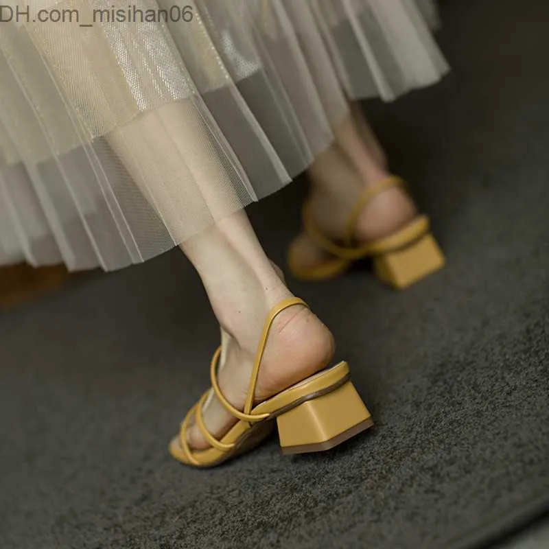 Sapatos sociais Sandálias romanas salto alto quadrado cadarços finos antiderrapante cadarços abertos cores sólidas sapatos femininos de temperatura de fada simples Z230707