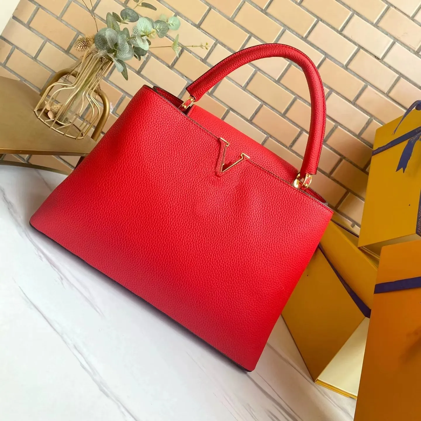 V czerwona dama wysokiej klasy torba na ubrania torebka o dużej pojemności luksusowa moda na wszystkie mecze torba listonoszka na ramię designerska torba torba na plażę torba wieczorowa wielokolorowa M48870