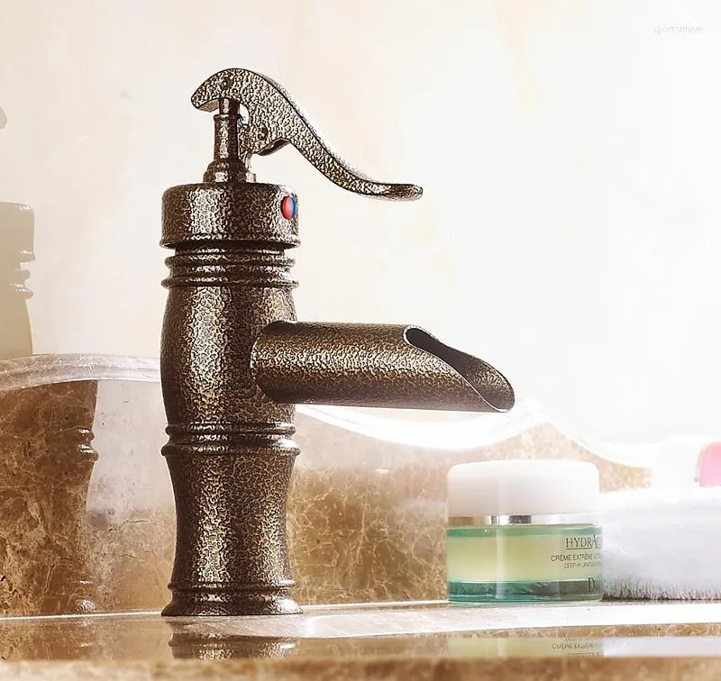 Bathroom Sink Faucets European Brass Single Hole Basin Faucet Under Counter Straight Simple