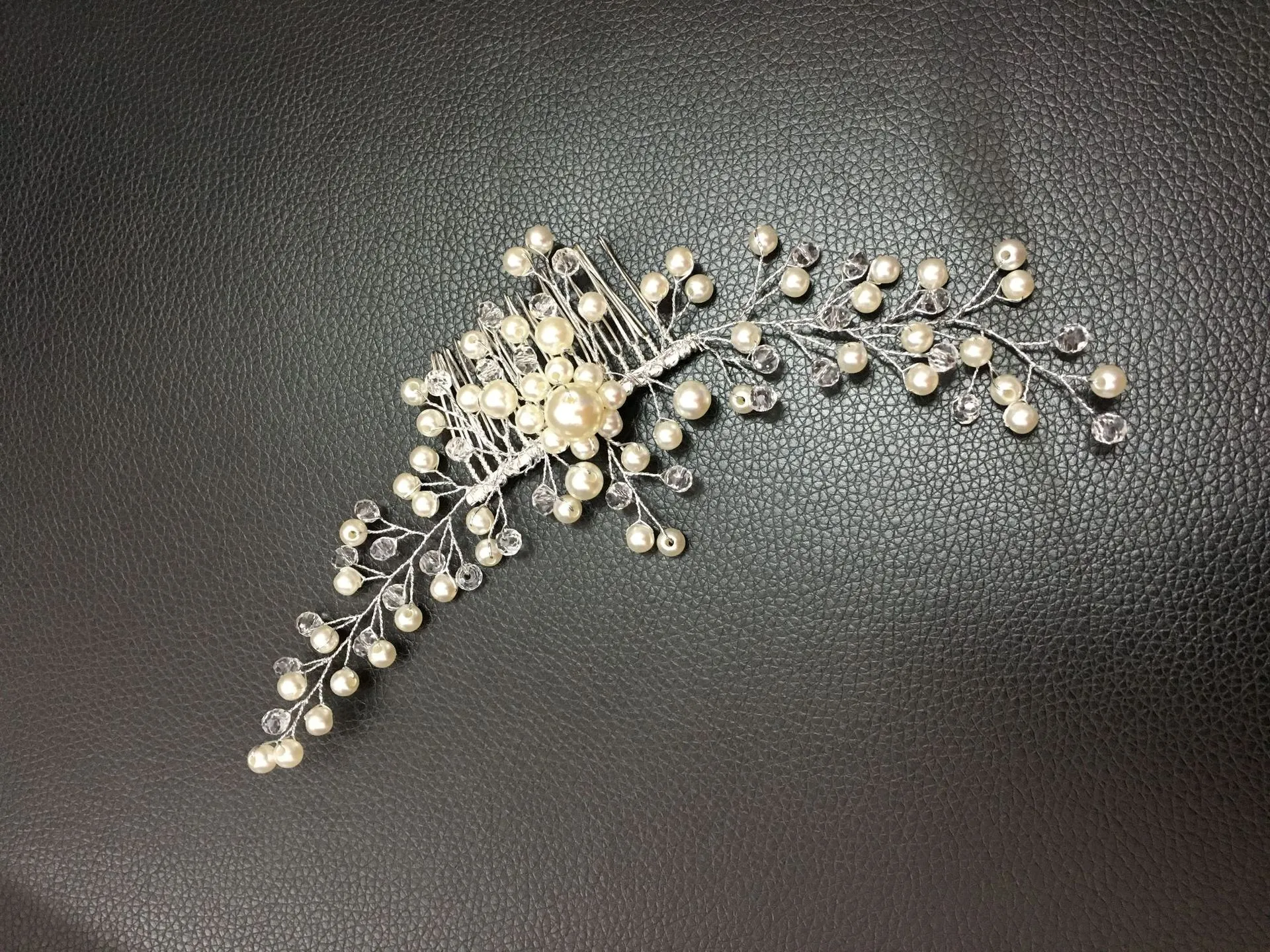 Hot selling handmade pearl hair combs for cross-border manufacturers to sell directly Headpieces