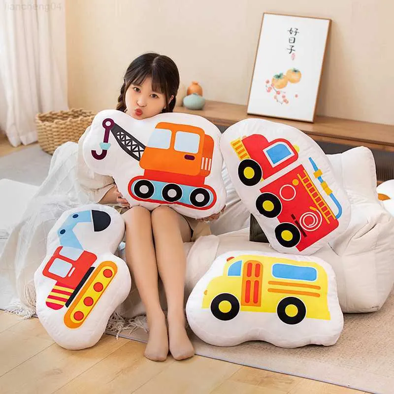 Gevulde Pluche Dieren Nieuwe Brandweerwagen Graafmachine Taxi Vliegtuig Schoolbus Knuffels Gevulde Pop Kussens Kussen Kids Kinderen Jongens geschenken Kamer Deco L230707