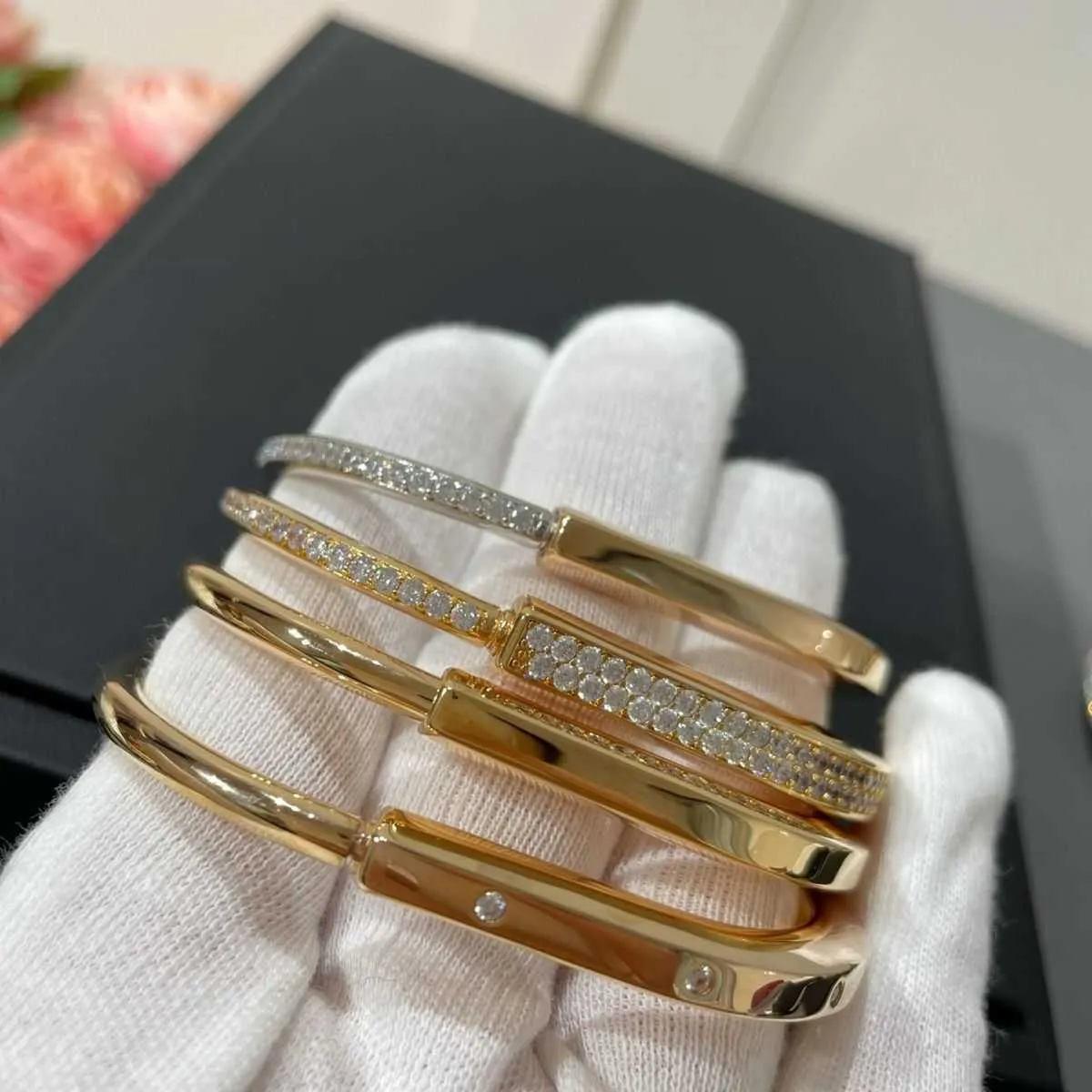 Counter quality tiffay Lock Series 18k Rose Gold Full Diamond Half Bracelet for Lovers Smooth Face Celebrities in the Same Style Will Not fade