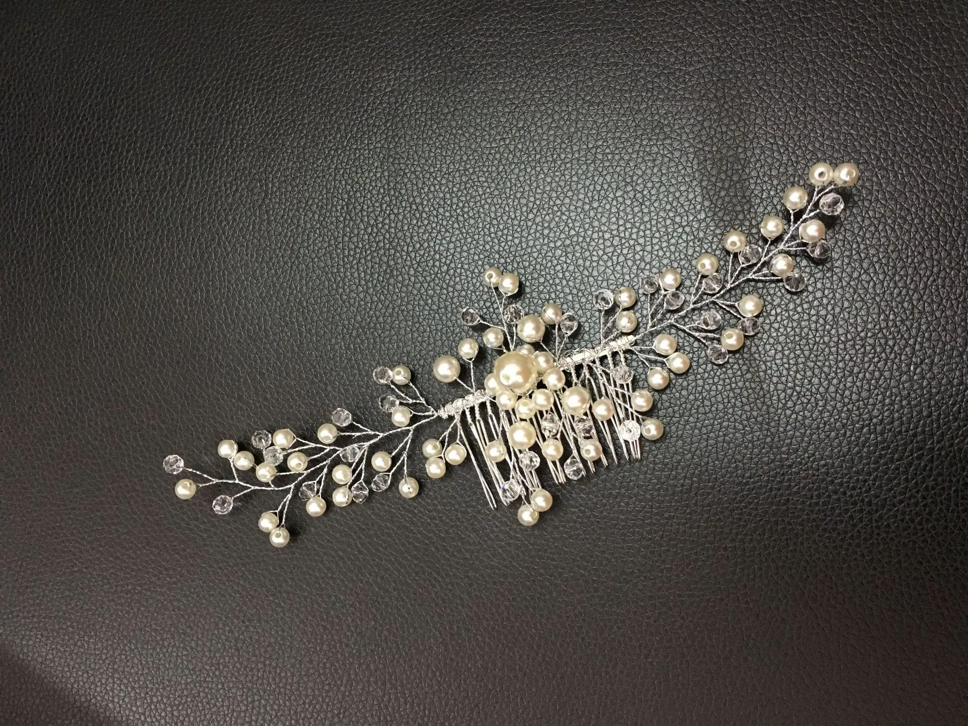クロスボーダーメーカーが直接ヘッドピースを販売するための熱い販売の手作りの真珠の髪のコーム