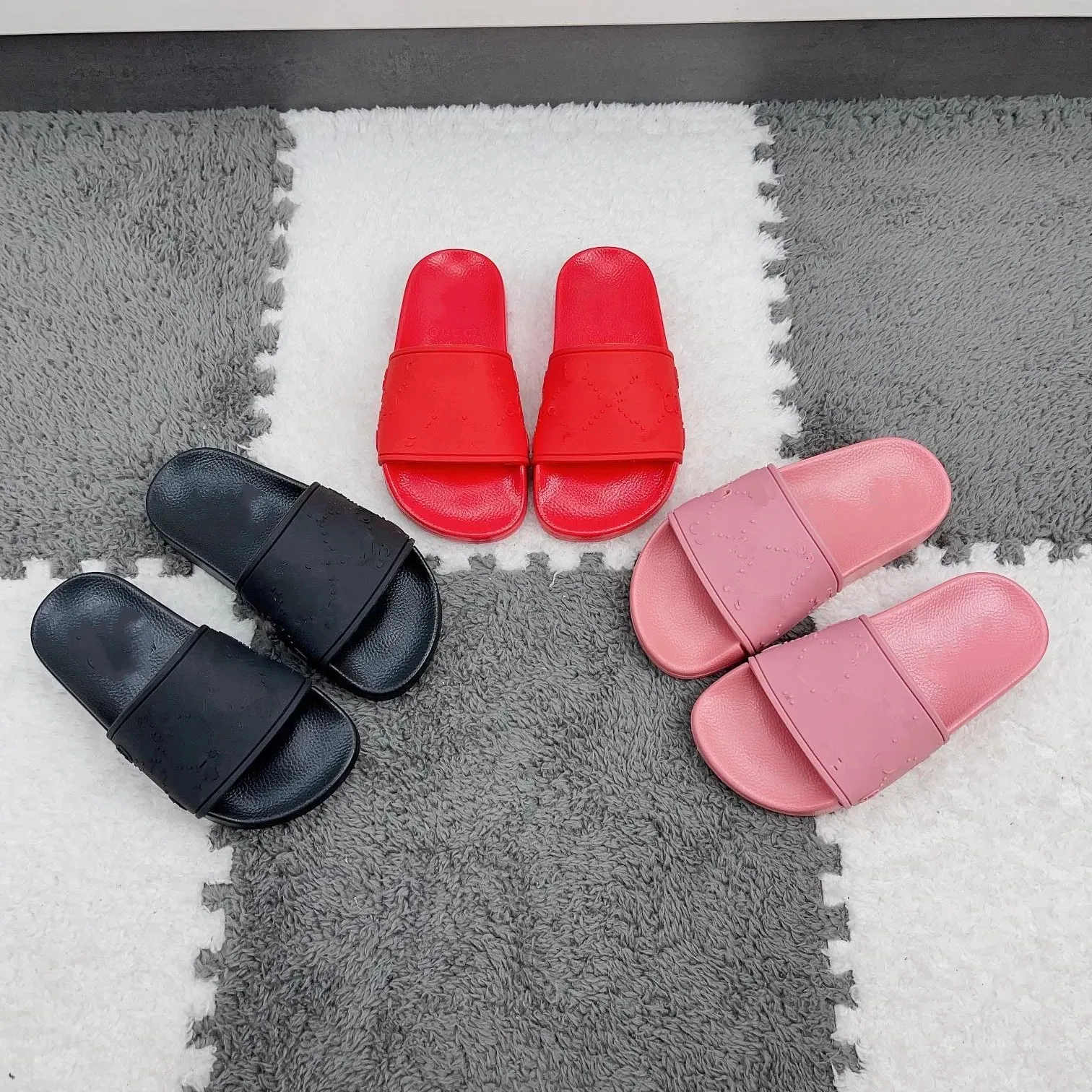 Tasarımcı Kids Tarak Marka Sandalet Erkek Kız Kızlar Kauçuk Out Slayt Sandal Yaz Ayakkabıları Plaj Düz Havuz Slaytları Çocuklar Toddler Flip Flip Sliders Katırları