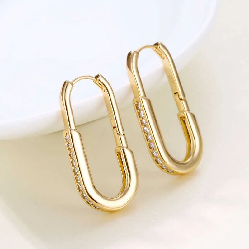 Eenvoudige Huggie Hoop Clip On Earring Leuke Sieraden Geometrische Ovale Oorbellen Voor Vrouwen Meisjes 18k Echt Vergulde Iced Out Cz Kubieke Zirconia Piercing Oor Ring Groothandel