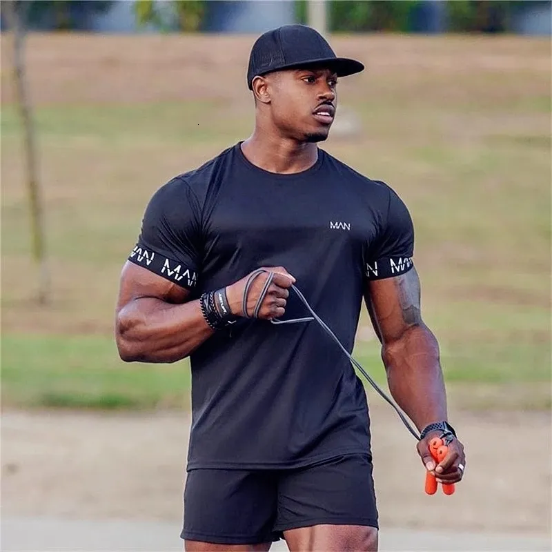 Men Running Compression T-Shirt Short Sleeve Sport Tees Gym