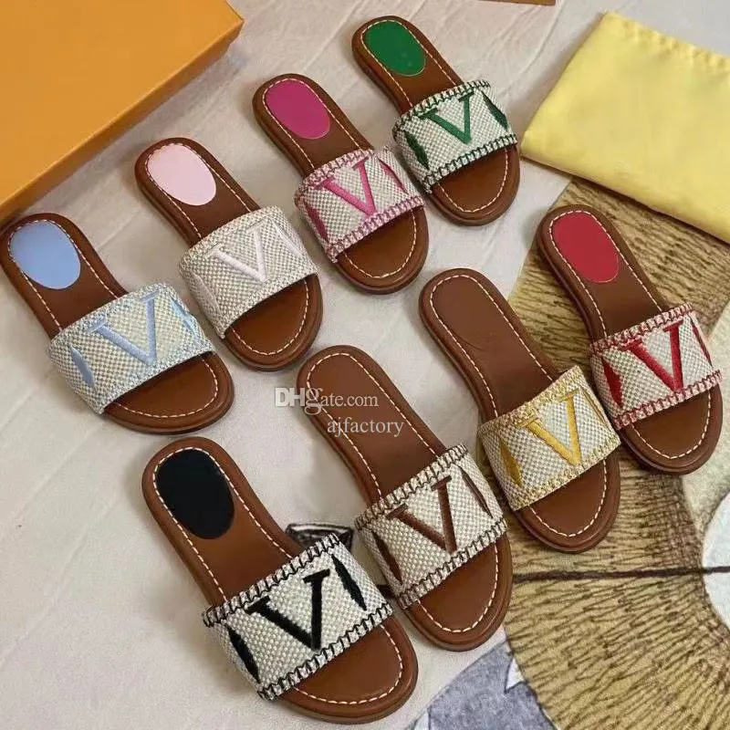 2023 Tasarımcı İşlemeli Kumaş Slaytları Terlik Siyah Bej Çok Molor Nakış Katırları Kadın Ev Flip Flops Casual Sandalet Yaz Deri Düz Kauçuk Slayt