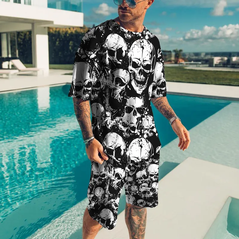 Tute da uomo Maglietta estiva Pantaloncini 2 pezzi Set Tuta Abbigliamento oversize da uomo Vintage Streetwear Skull 3D Stampato da uomo Completi corti 230706