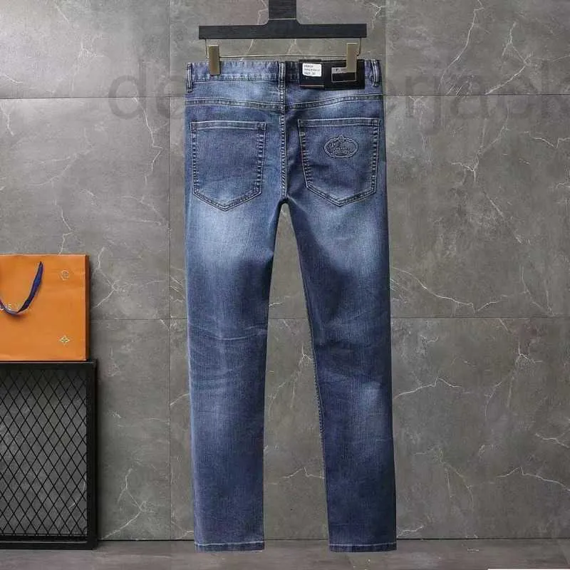 Jeans pour hommes Designer jeans mens mode classique brodé décontracté plus la taille pantalon en denim lavage élastique pieds maigres pantalons droits slim BSXZ