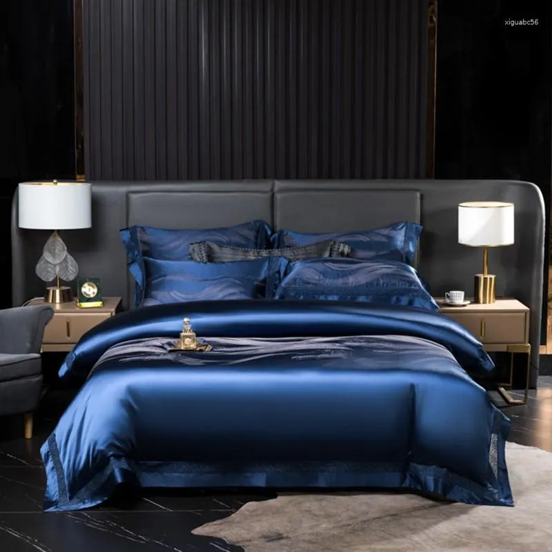 Set di biancheria da letto Blu Nero Luxury Chic Set Copripiumino in morbido raso di seta Jacquard di qualità Lenzuolo in cotone egiziano Federe King 4 pezzi