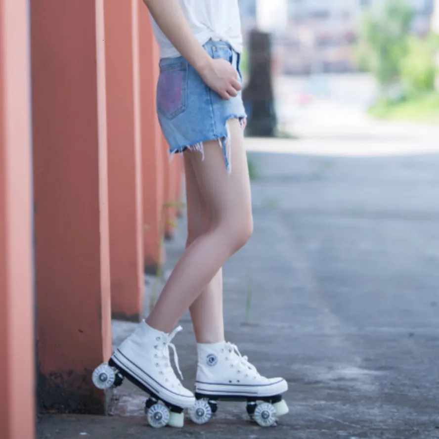 Schaatsen Veelkleurige canvas rolschaatsen PU doublerow rechte dubbele rij flitswiel skate kalme ijsschoenen 230706