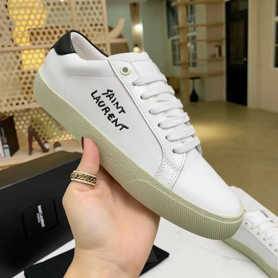 Fashion Casual Shoe Designer Luxury Canvas Court Classic Sl / 06 Chaussures perforées 2023SS Brodés de cuir à faible coupe