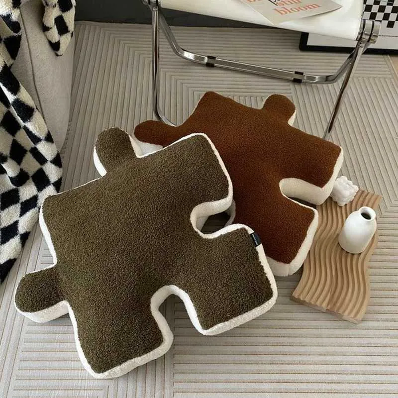 Stuffed Plush Animals Black And White Simple Modern Decor Style Stuffed Puzzle Shaped Pillow Spliceable Colourful Floor Mat Baby Crawling Game Mat Kid L230707