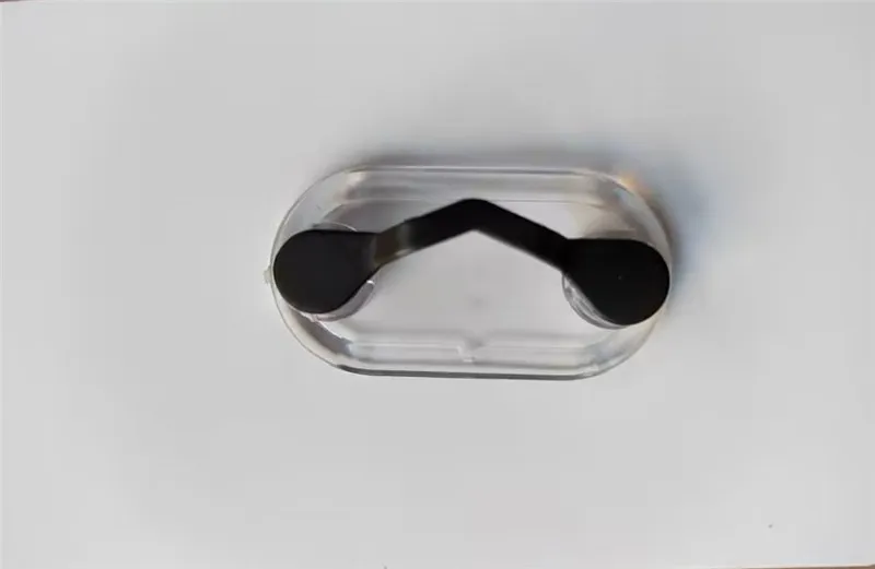 Magnetic Eyeglass Holder Hang Brooches Pin Bat Shape Magnet Glasses Headset  Line Clips Multi-function Portable