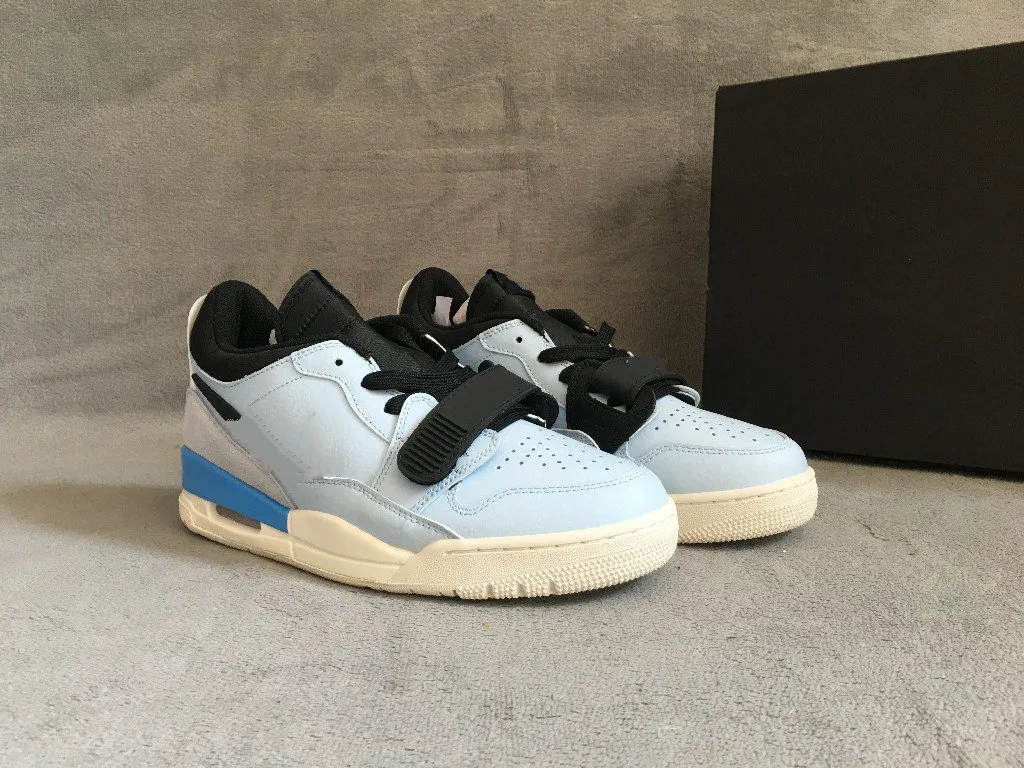 Vintage Low Blue And White Light Blue Basketball Shoes For Men US 4 12