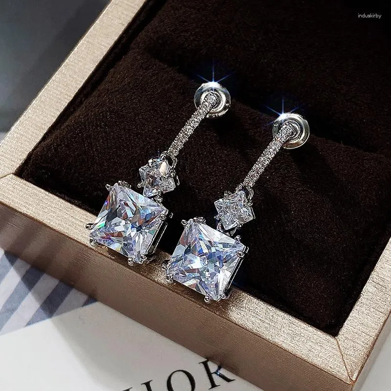Dangle Earrings Uilz Delicate Square Pendant Female CZ Stylish Jewelry Wedding Accessories Bridal Fashion Modern Style Earring