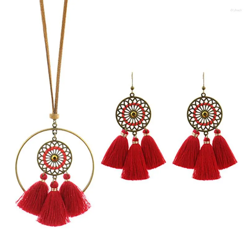 Bolsas de joyería Colgante retro Collar bohemio Conjunto de aretes para mujeres Borlas largas Cadena de suéter hueco Estilo étnico Rojo