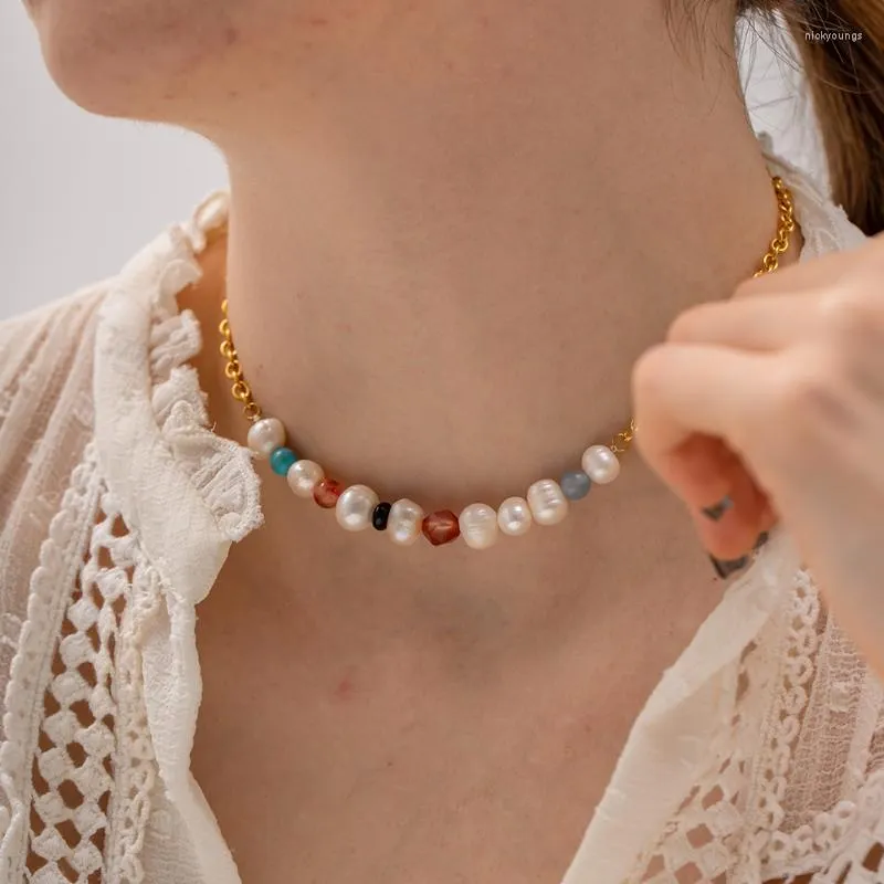 Halskette ALLME Chic für Damen, Bonbonfarben, Naturstein, Süßwasserperlen, Perlenkette, 18 Karat vergoldeter Edelstahl