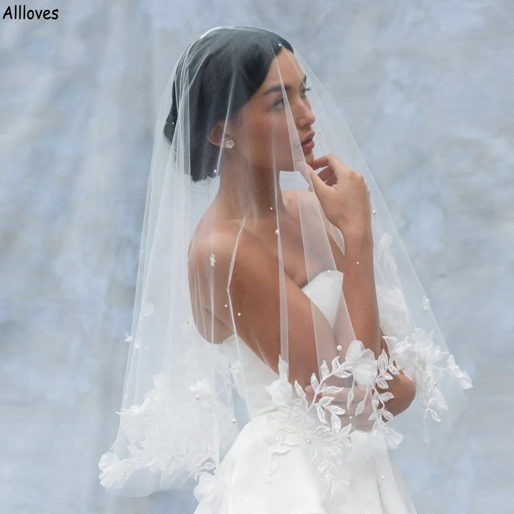 Chic White Floral Bridal Veil Chic Floral Flower Bridal Veil – La Bella Bridal Accessories main image 2