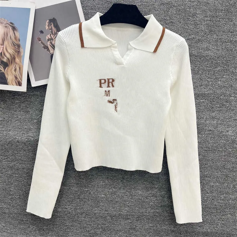 Luxe Mode Trui Vrouwen Gebreide Tops Revers Letter Jacquard Pit Strepen Lange Mouw Top Casual Slim Fit Truien Zachte Comfortabele Gebreide Vrouwen Kleding