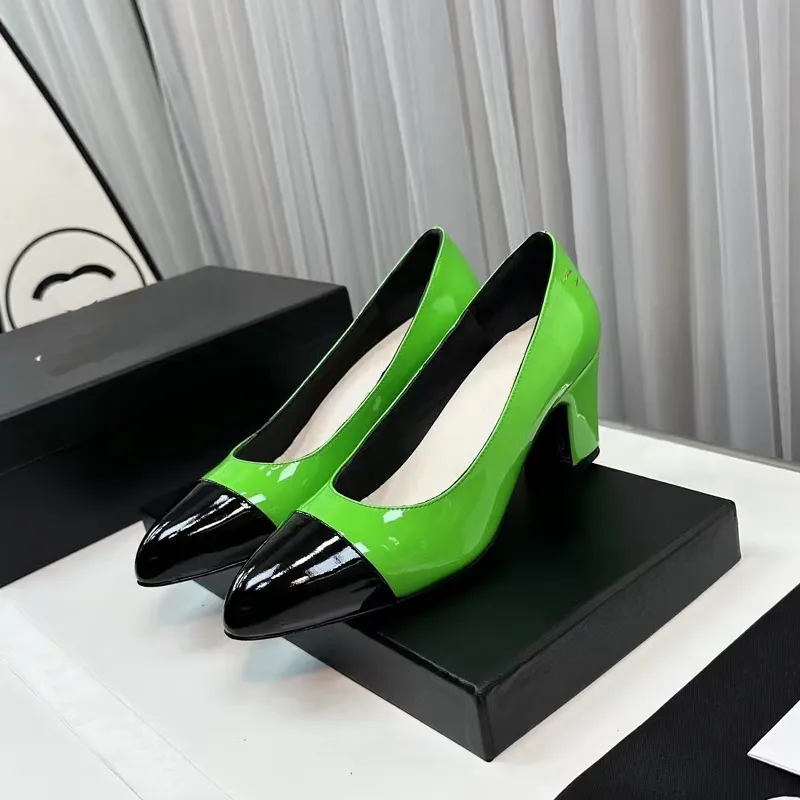 2023 designer luxury Pointed heel sandals fashion womens Patent leather Black/white/Green/tan/pink/Pale yellow catwalk Comfortable sandal ladies Chunky heels shoes