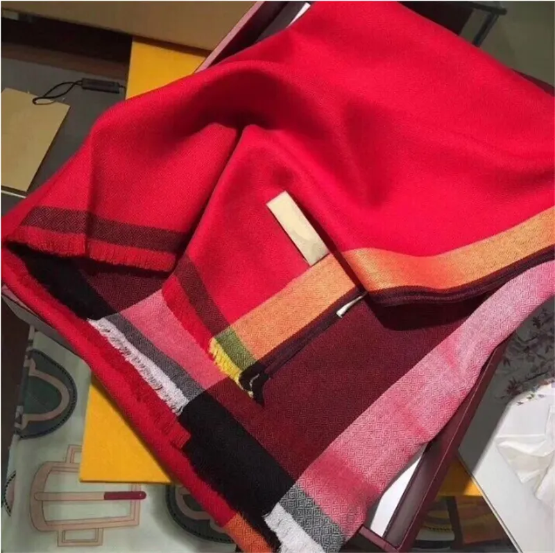 2023 randig echarpe halsduk ny rutig silke klassisk modell 100% kashmir designer halsduk mjuk fyra säsonger universal nack sjal fransad echarpe designer halsduk
