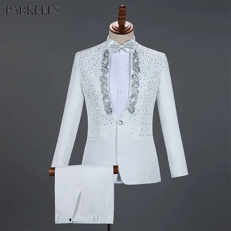 Costumes pour hommes Blazers Blanc Cristaux Scintillants Broderie Hommes Avec Un Pantalon De Mariage Marié Costume De Smoking Hommes Col Montant Costume De Scène Homme Mariage 230707