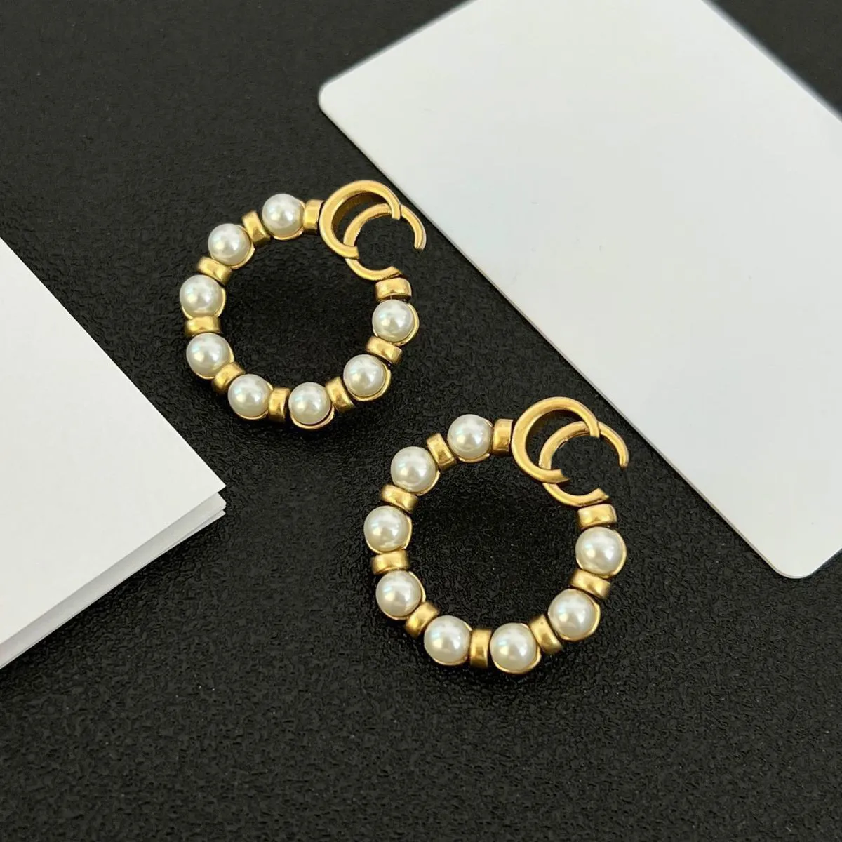 Famous Designer Earring Brand Letter Ear Stud Women Pearl Round Earrings for Wedding Party Gift Jewelry Accessories High Quality 20Style