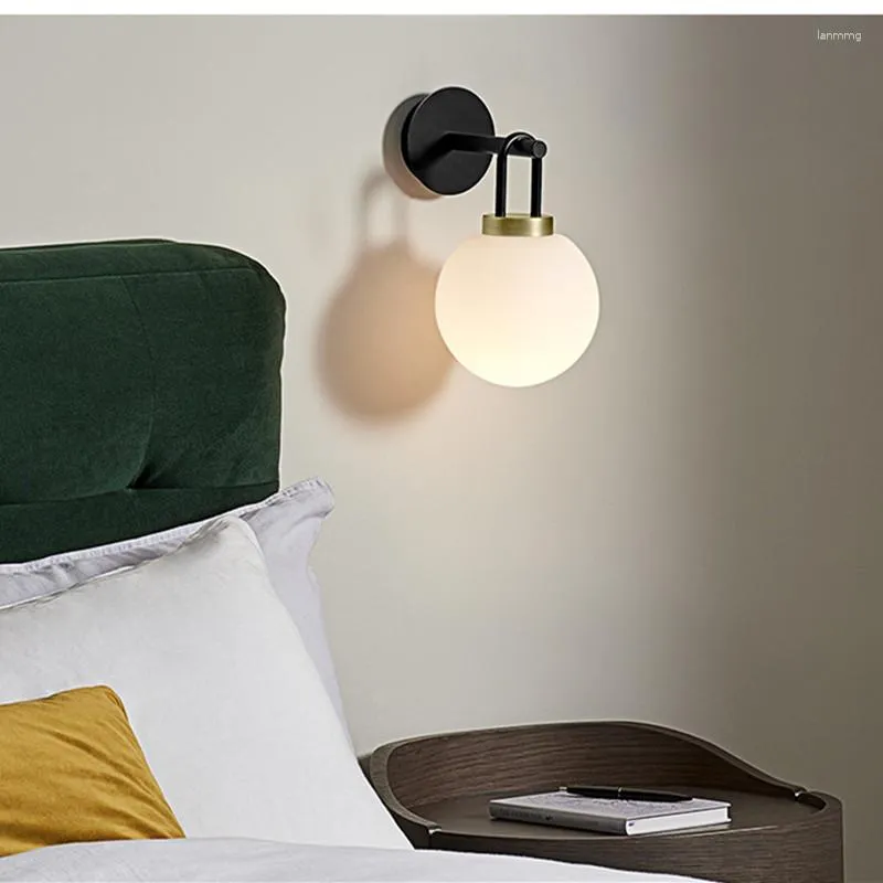 Lámpara de pared LED nórdica para mesita de noche, luz esférica para sala de estar, bola redonda de lujo, pasillo, espejo creativo moderno Simple