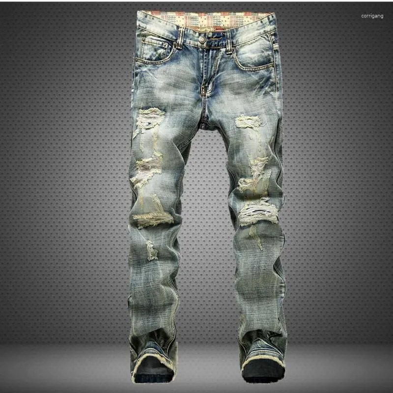 Męskie jeansy 2023 proste żebraki z dziurami edycja europejska hipster nostalgiczne postrzępione modne marki