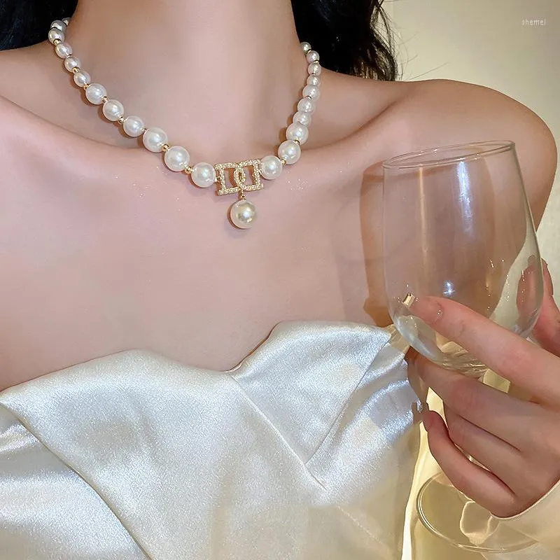 Girocollo Collana di perle dell'alfabeto per le donne Moda classica francese con strass Lettera Peal Collane Gioielli da sposa per feste dal design unico