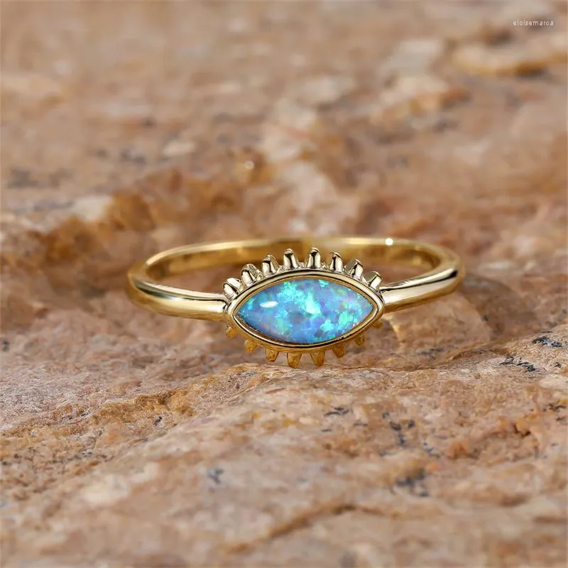 Vigselringar Vit Blå Opal Marquise Stone Ring Klassisk ögonform Förlovning För Kvinnor Antik Guld Färg Band Modesmycken