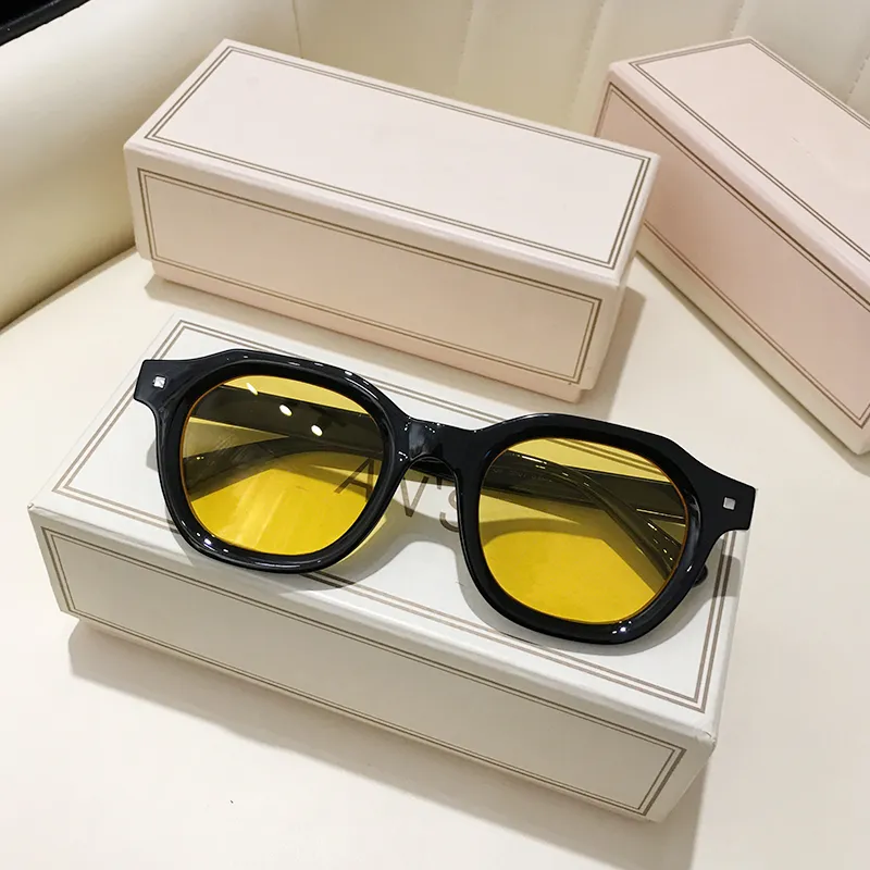 DIE CUTIE Nieuwe Trendy Vierkante Rechthoek Zonnebril Vintage Vrouwen Brand Design Groen Frame Geel Lens Zonnebril Mannen Shades UV400