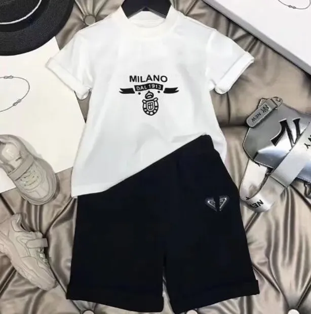 Conjunto de roupas de grife infantil XY 2022SS para crianças, camiseta de manga curta, shorts estampados, conjunto de roupas da marca X Yayoi Kusama, camisetas de algodão