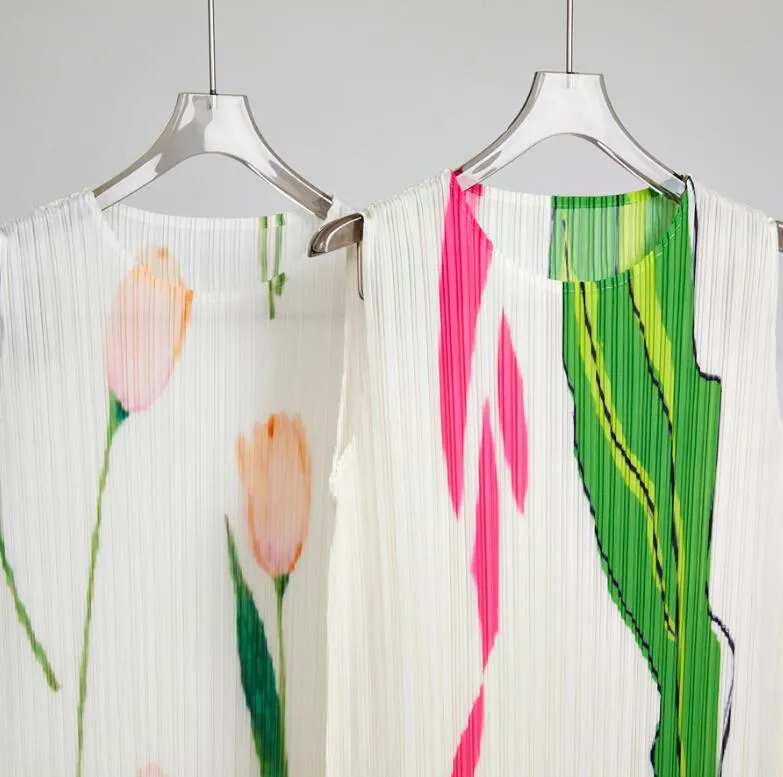 Plissee-Kleid ISSEY Sommer Damen Langes Kleid 2023 Neues ärmelloses gerades Tank-Top-Kleid Französisches One-Step-Kleid
