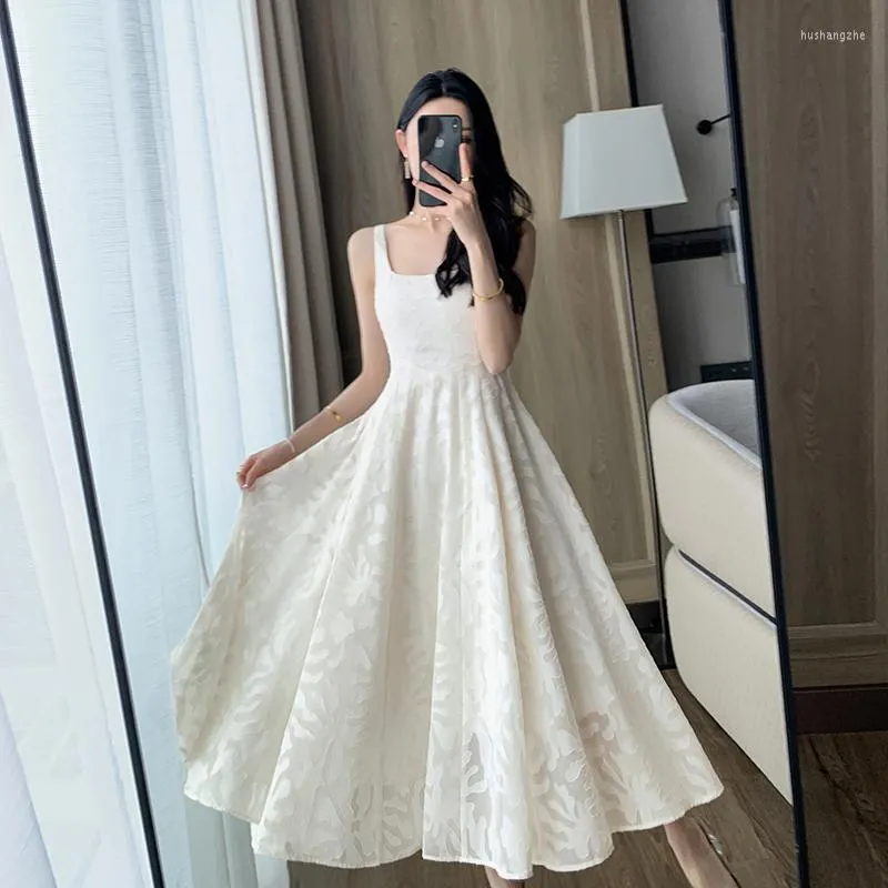 Elegant White Square Collar Swing Party Dress for Women - Perfect for Summer Events and Proms Elegant White Party Dress: Square Neck, Sleeveless, Big Swing Prom Evening  Dress, Ideal For Summer Outings From Julia_dress, $33.24 In Bulk |  DHgate.Com