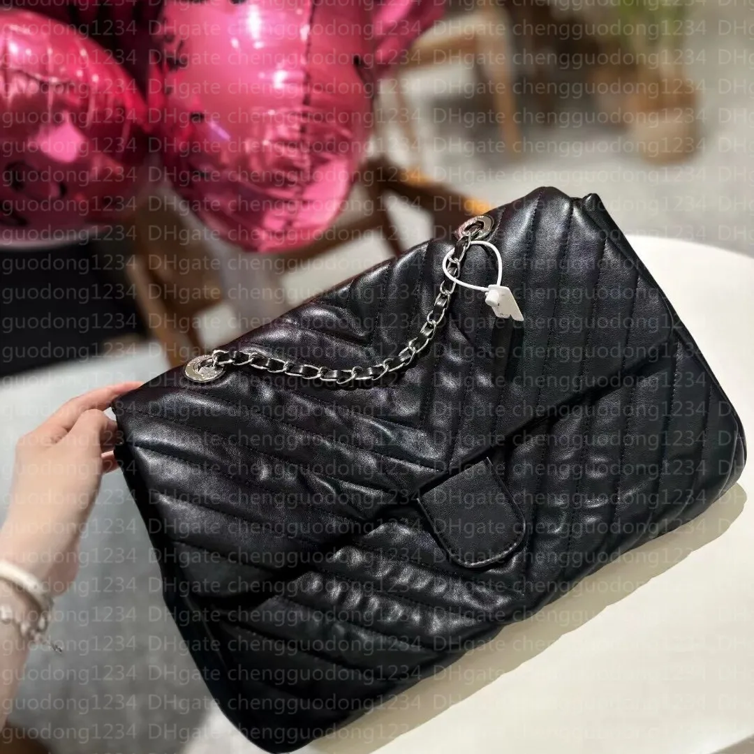 V Pattern Thread Designer Leather Quilted Oversized Shoulder Bag For Women Large Messenger Handbag From Chengguodong1234 58.9 DHgate.Com