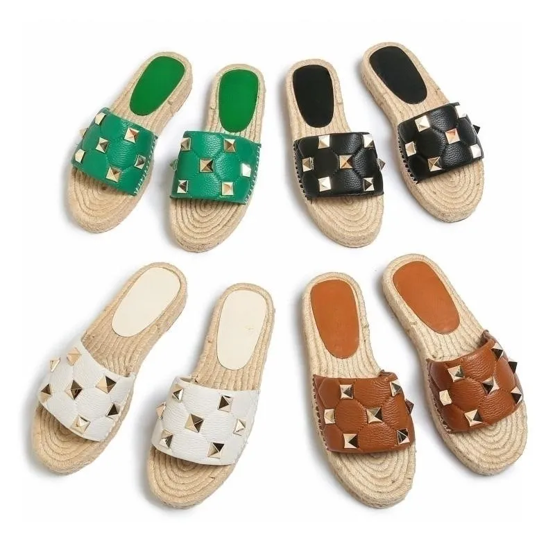 Sexy studded slippers classic luxury designer shoes top fashion women sandals outdoor non-slip beach shoes summer breathable casual shoes new straw woven flat shoes