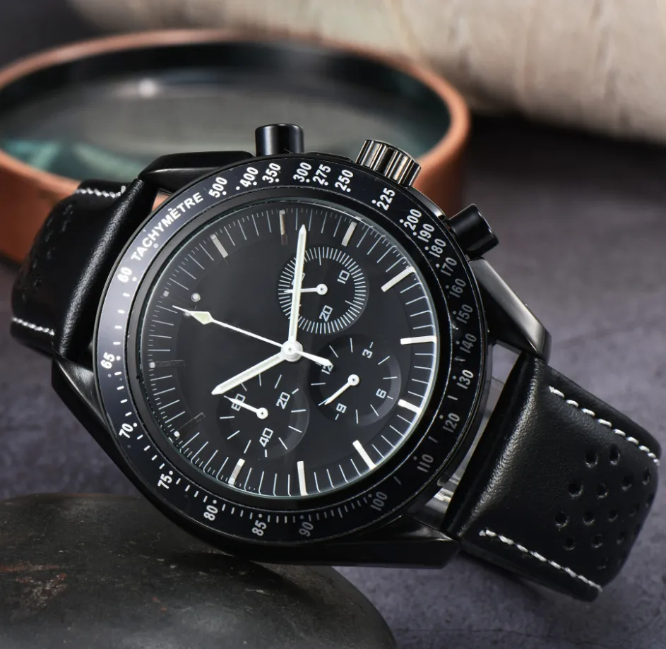Ny designer Omeg Herrklocka Klockor All Dial Work Quartz Watch High Quality Top Luxury Brand Chronograph Clock klocka klockband i gummi